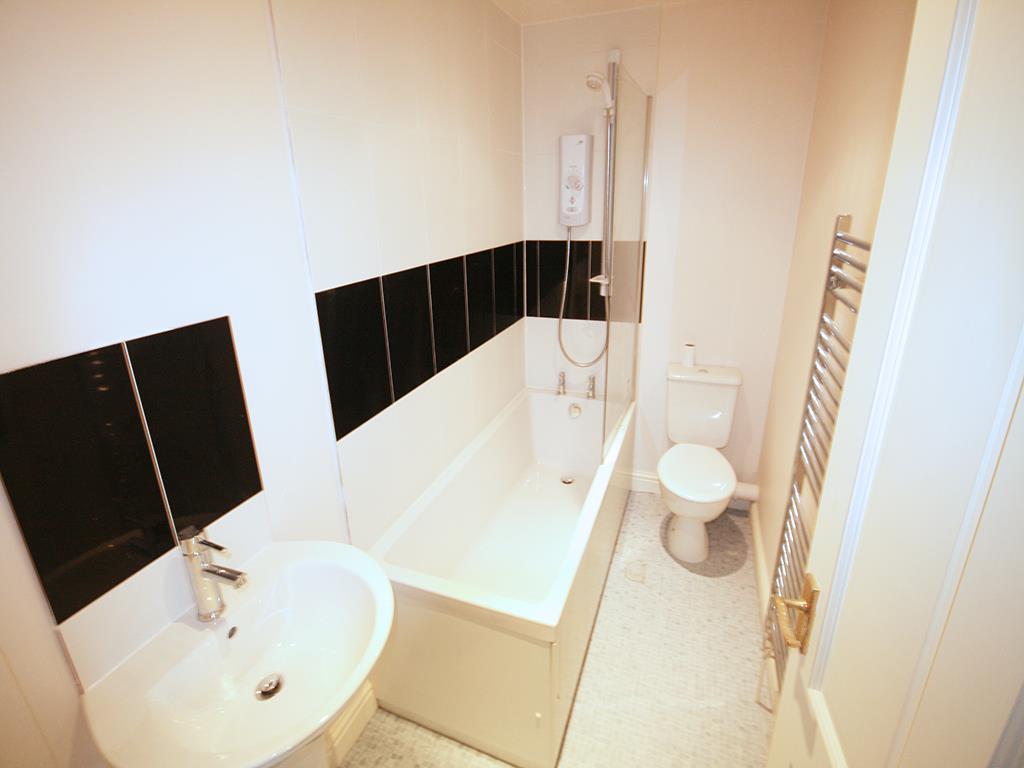 2 bedroom mid terrace house To Let in Earby - IMG_7554.jpg